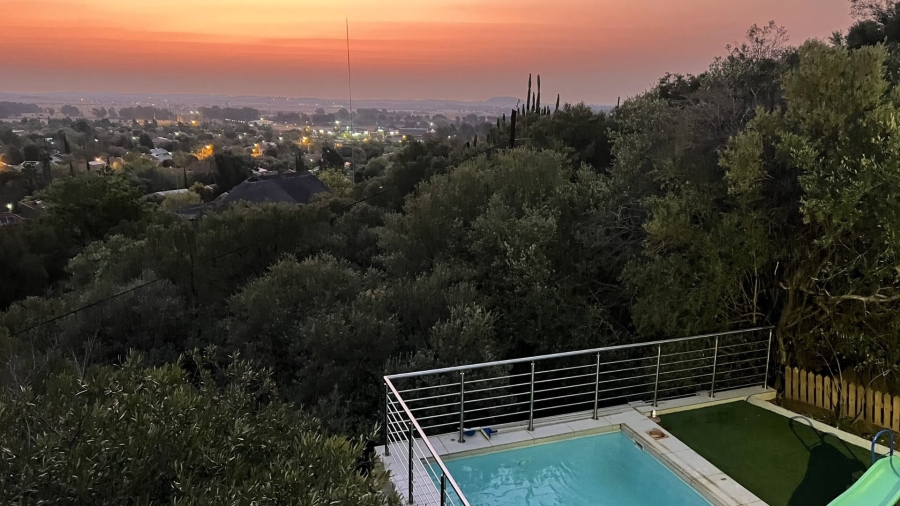 4 Bedroom Property for Sale in Langenhovenpark Free State